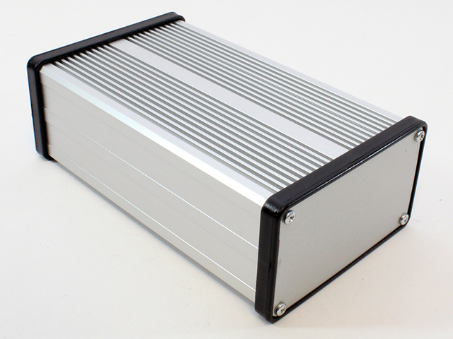 universal instrument heat dissipating case from aluprofile for indoor applications